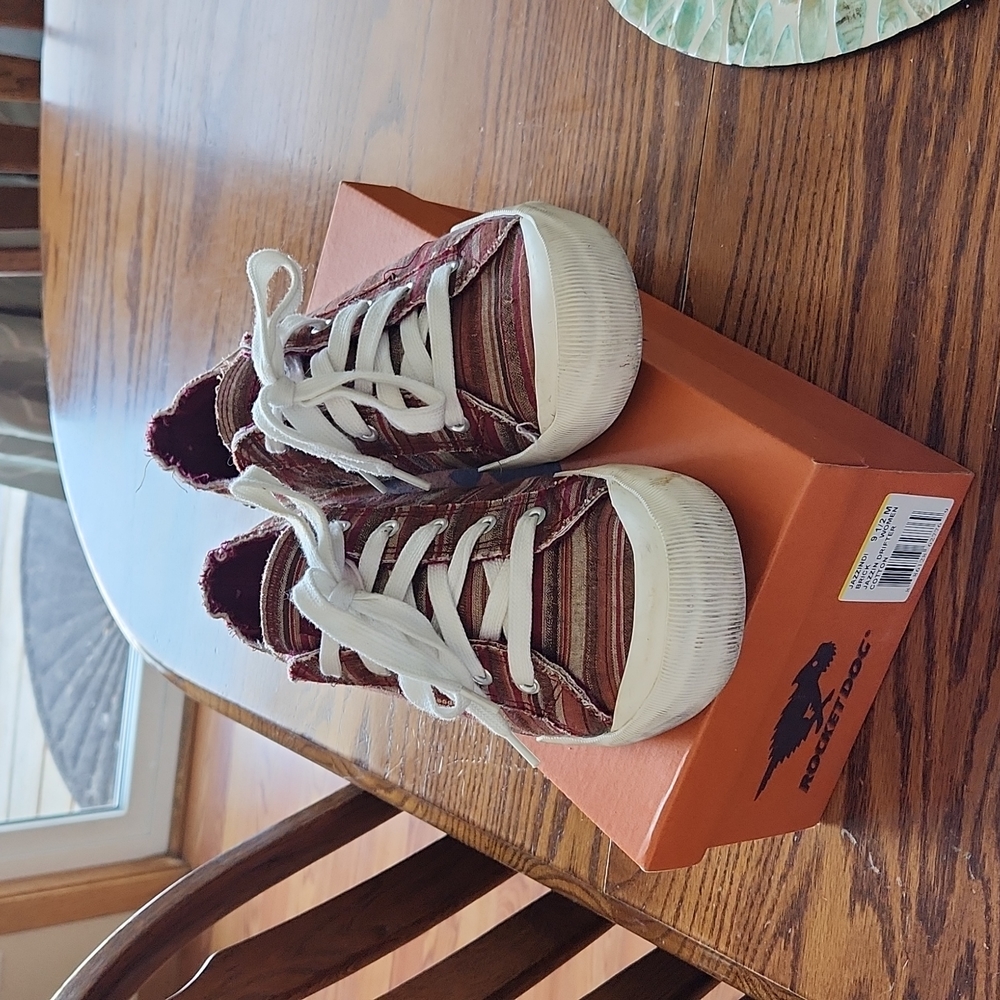 Canvas sneakers